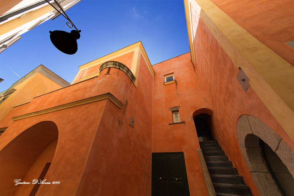 Pozzuoli Il rione Terra a Pozzuoli © Gaetano D'Anna, concorso fotografico TCI I Paesaggi del cibo