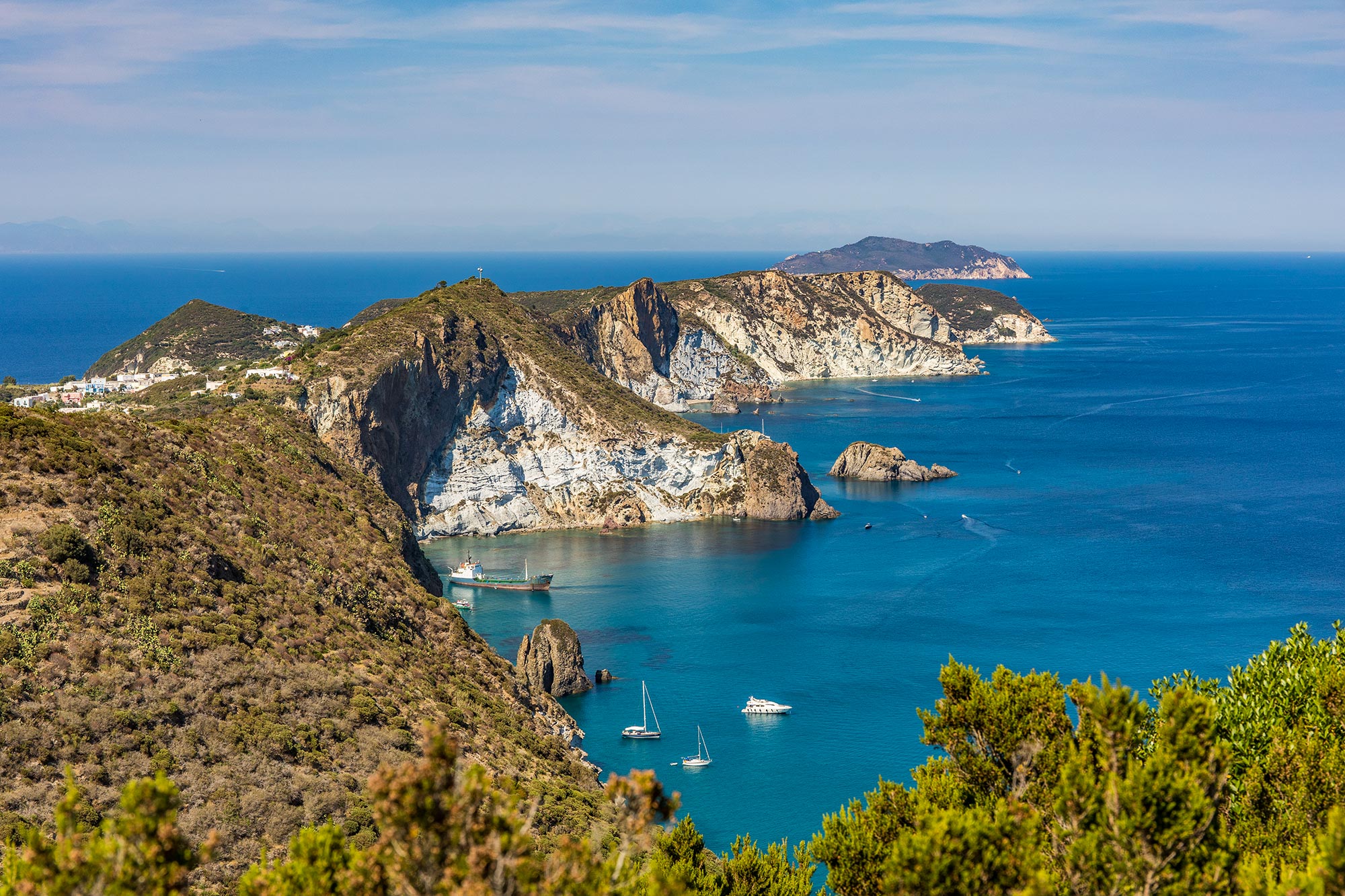 Isola di Ponza Il Panorama da Campo Inglese, Isola di Ponza © A. Cambone, R. Isotti - Homo ambiens
