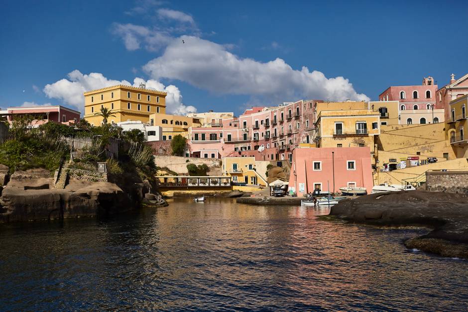 Ventotene L'isola di Ventotene © Giorgio Cappelli, concorso fotografico TCI Borghi d'Italia