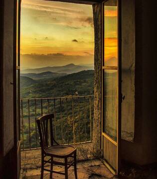 Le Mainarde Vista sulle Mainarde © Mauro Pizzuto, concorso fotografico TCI Borghi d'Italia