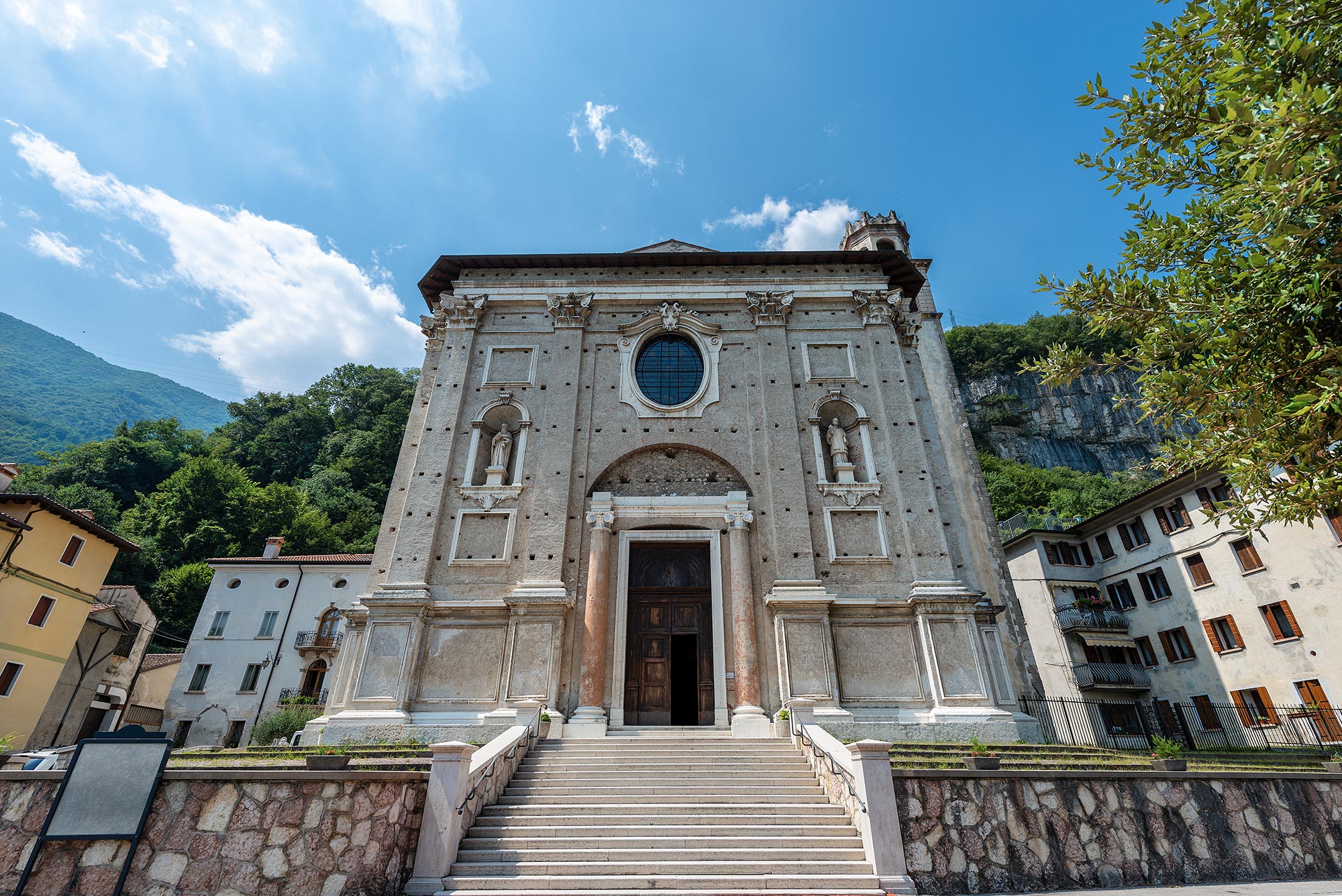 Chiesa di S. Antonio Abate a Valstagna © Shutterstock/Alberto Masnovo