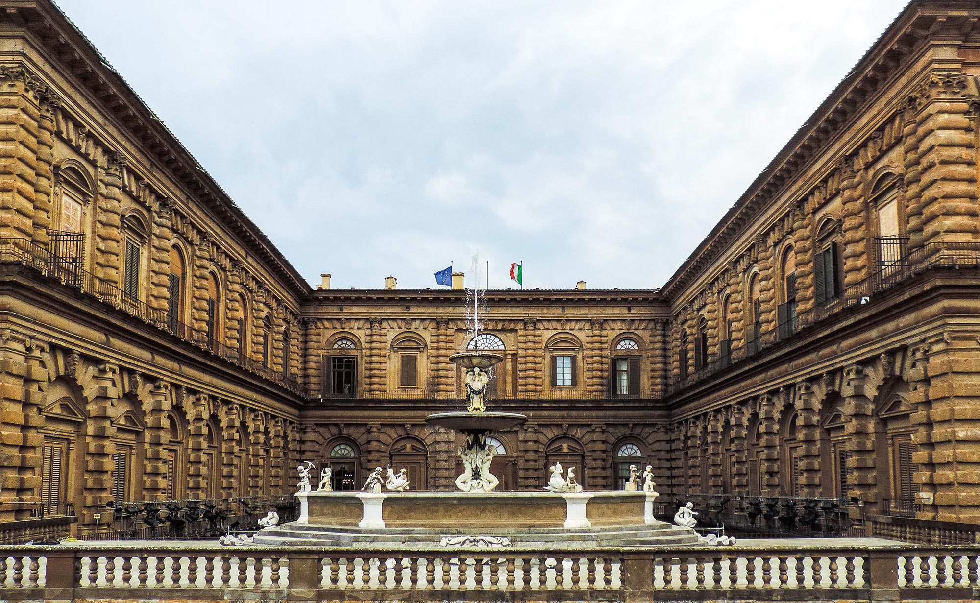 Fronte di Palazzo Pitti rivolto verso il Giardino di Boboli © Shutterstock/Bernard Barroso