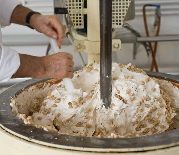 Impasto torrone @ Torrone Scaldaferro