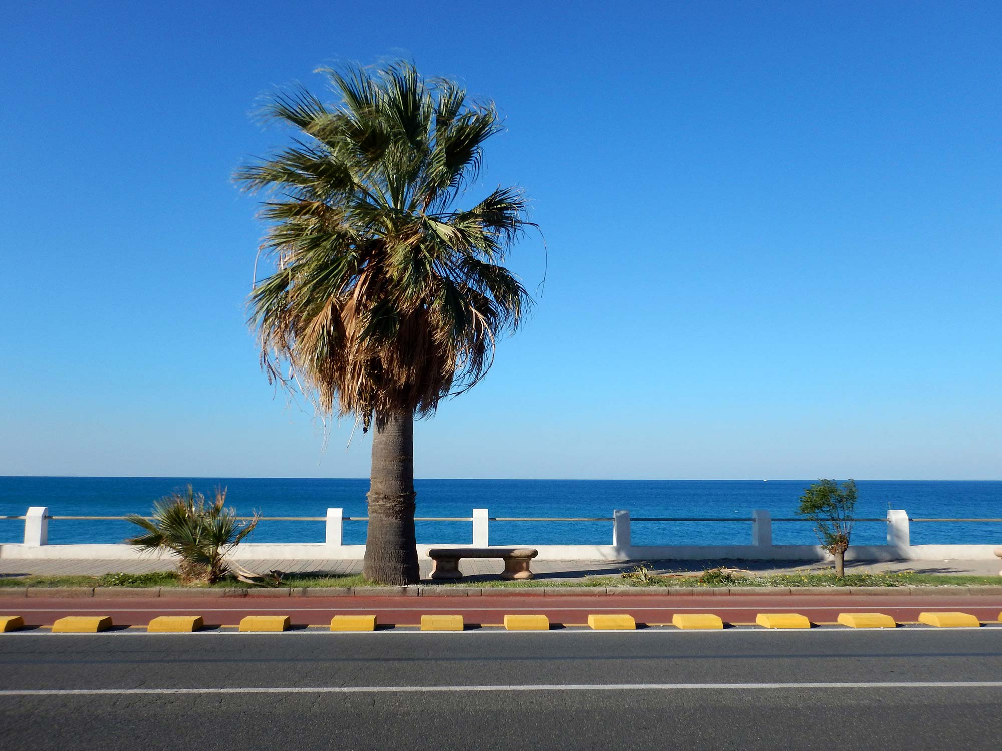 Paola Il lungomare di Paola © Shutterstock/Gennaro DiBs