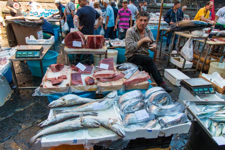 Catania Un banco della Pescheria, il mercato del pesce di Catania © Concorso TCI/Francesco del Plavignano