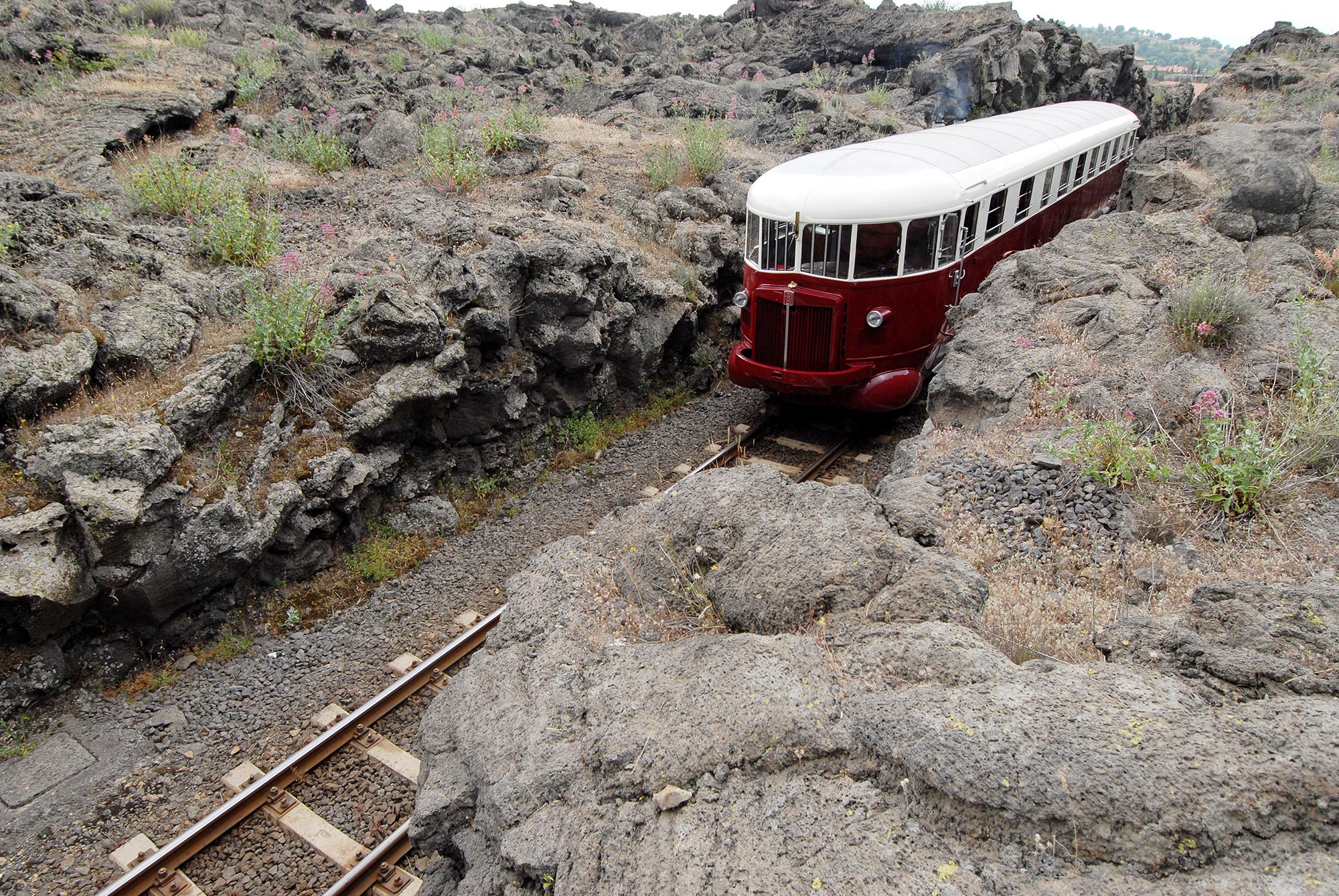 Circumetnea La ferrovia a scartamento ridotto della Circumetnea © Shutterstock/Lucky Team Studio