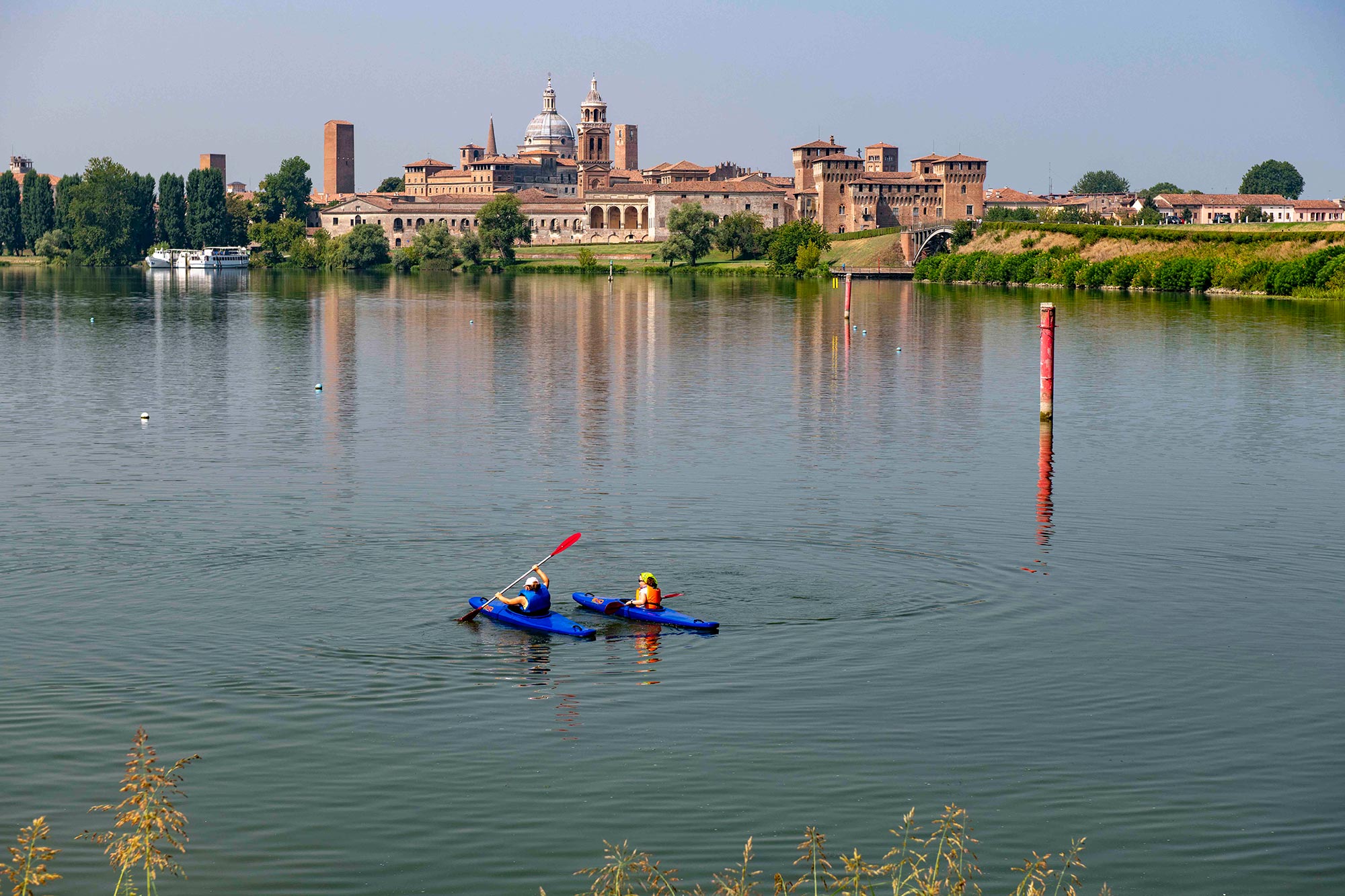 Mantova Veduta di Mantova dal Mincio Si ringrazia il Comune di Mantova per la foto gentilmente concessa. © Comune di Mantova, Musei Civici