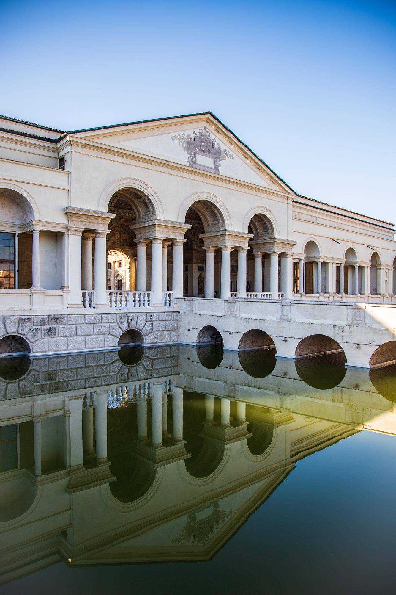 Mantova Palazzo Te, facciata verso l'Esedra Si ringrazia il Comune di Mantova per la foto gentilmente concessa. © Comune di Mantova, Musei Civici