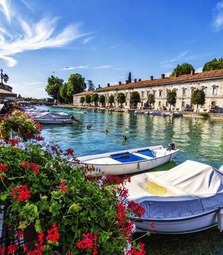 Il porto di Peschiera del Garda © Nicola Ratti, concorso fotografico TCI Borghi d'Italia