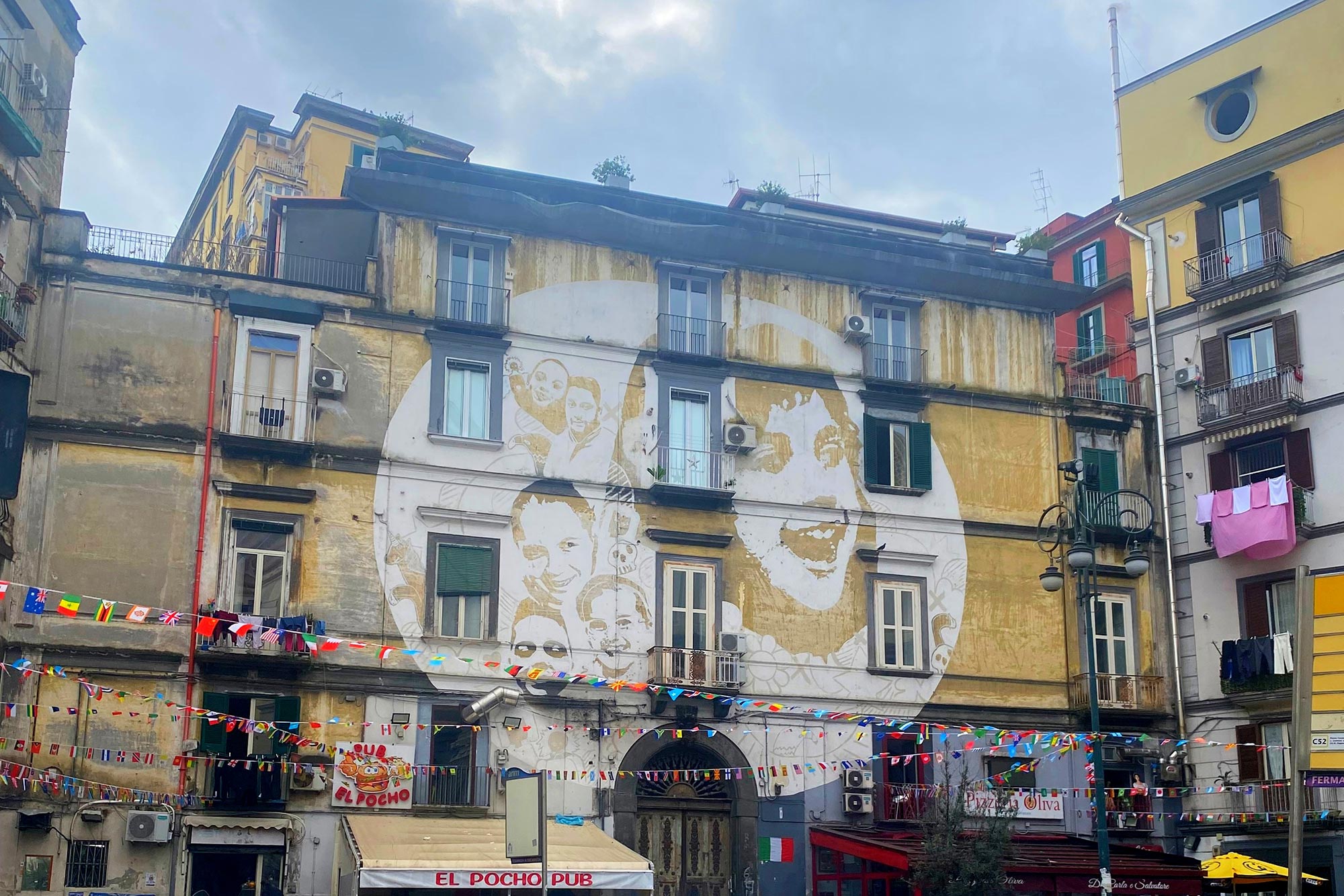 Street art tour al Rione Sanità Luce, il murales di Tono Cruz © Elisa Zorzin