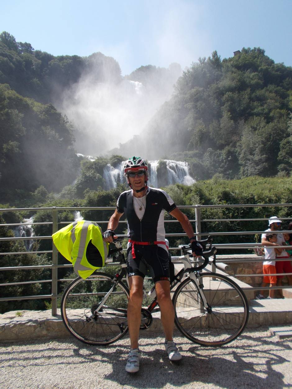 Cascata delle Marmore La Cascata delle Marmore, una spettacolare opera ingegneristica © Giovanni Domenici, concorso fotografico TCI Italia in bicicletta