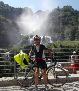 Cascata delle Marmore La Cascata delle Marmore, una spettacolare opera ingegneristica © Giovanni Domenici, concorso fotografico TCI Italia in bicicletta