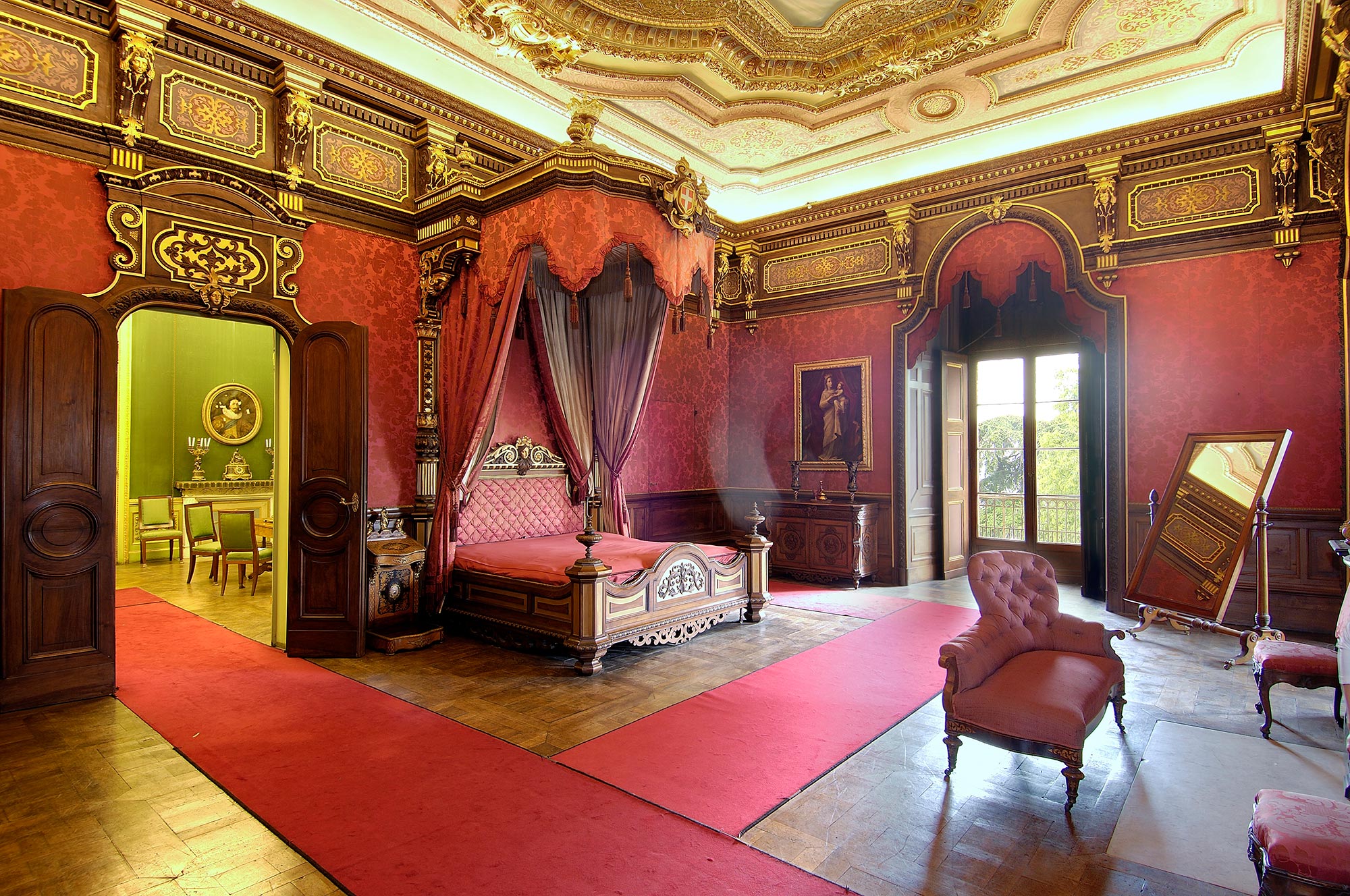 Una sala del Castello di Moncalieri Vista del Castello di Moncalieri © Pierandrea Monni