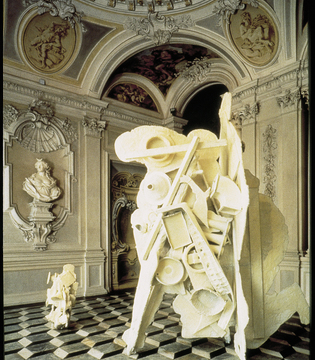 Castello di Rivoli Fast Particles (Particelle veloci), opera di Tony Cragg al Museo d’Arte Contemporanea del Castello di Rivoli © Turismo Torino e Provincia