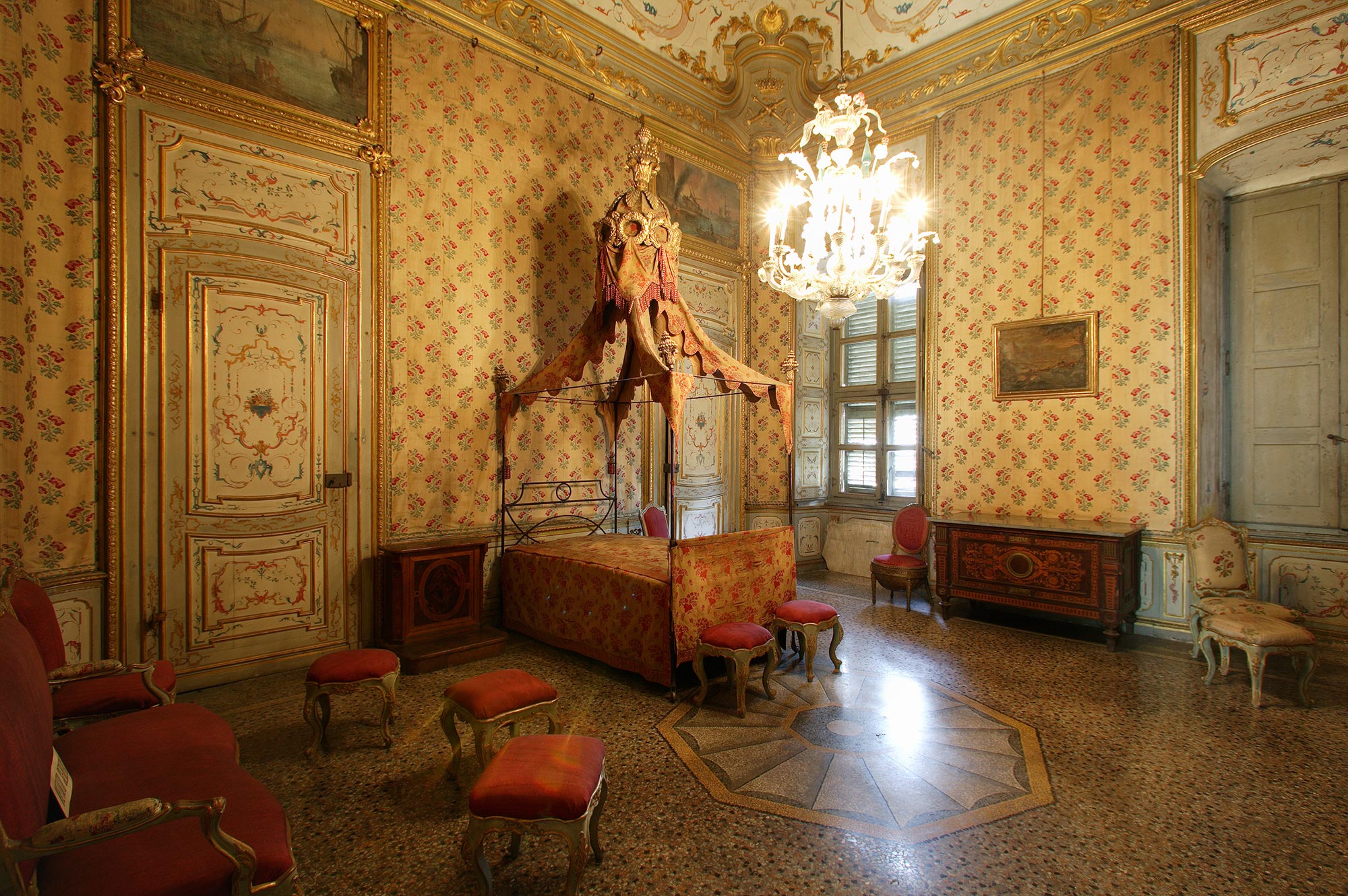 Palazzina di Caccia di Stupinigi Un interno della Palazzina di Caccia di Stupinigi © Roberto Borgo