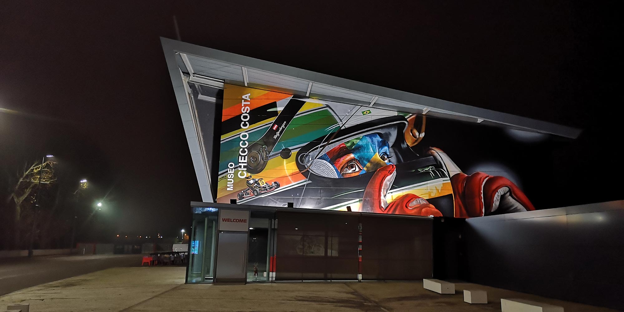 Autodromo Enzo e Dino Ferrari Il murale Ayrton Senna di Eduardo Kobra all’ingresso dell’autodromo © Luciano Costa
