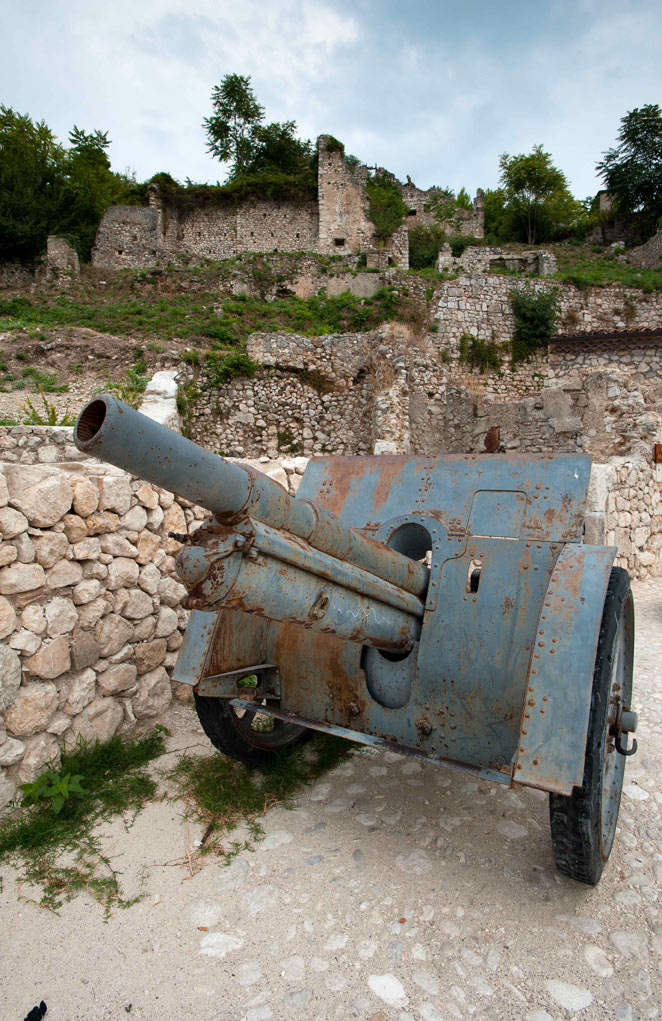 San Pietro Infine Cannone tra i ruderi ©Fabrizio Ardito