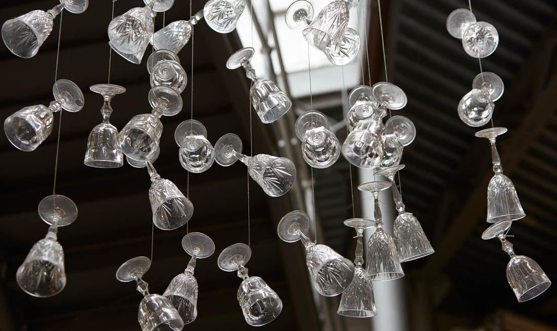 Colle di Val d’Elsa Museo del Cristallo, composizione di bicchieri © Fiorenza Cicogna