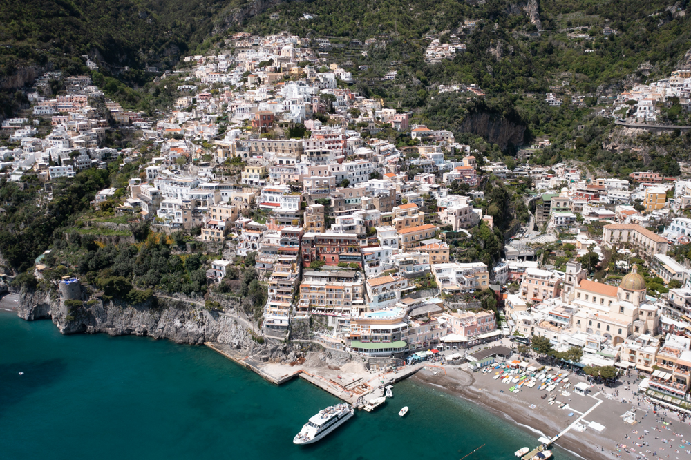 Veduta aerea di Positano © A. Rossi, Camaleo S.r.l (Roma)