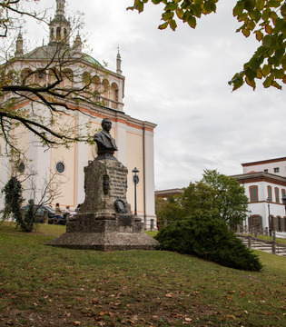 La Chiesa di Crespi d'Adda © A. Rossi, Camaleo S.r.l (Roma)