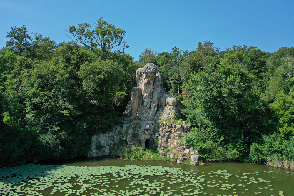 Colosso dell'Appennino © A. Rossi, Camaleo S.r.l (Roma)