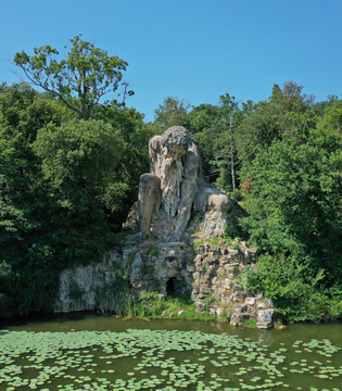 Colosso dell'Appennino © A. Rossi, Camaleo S.r.l (Roma)