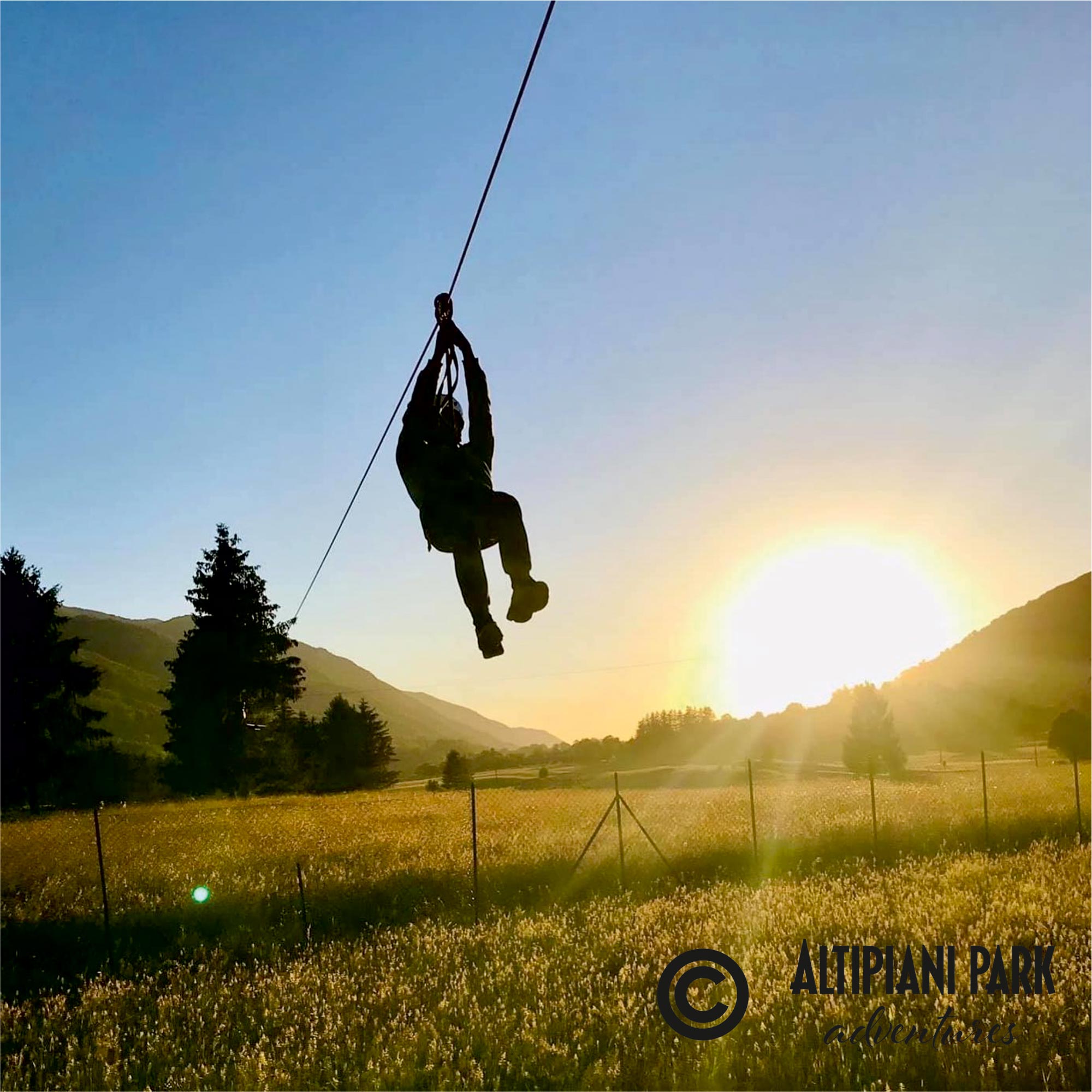 Percorsi del Parco Avventura al tramonto © Altipiani Adventures Park