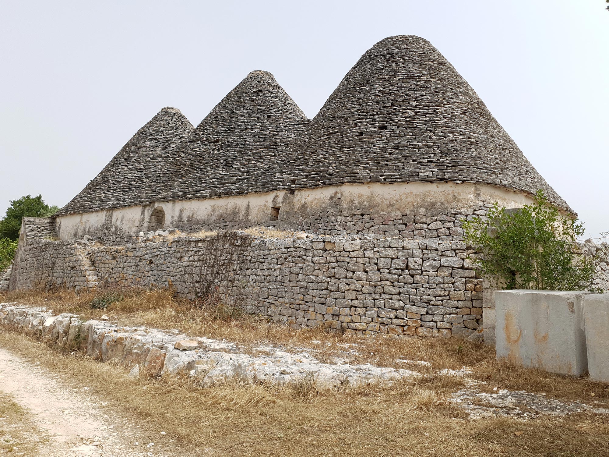 Masseria Satia Piccola in c.da Pascarosa, Ostuni conosciuta come Trullo Sovrano - Prospetto Ovest 2 © proloco.ostuni