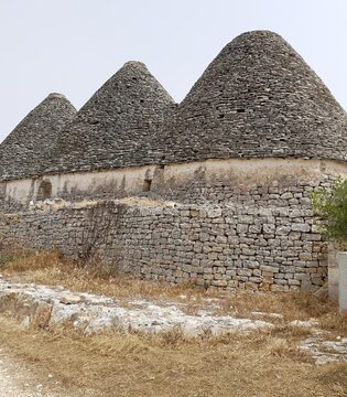 Masseria Satia Piccola in c.da Pascarosa, Ostuni conosciuta come Trullo Sovrano - Prospetto Ovest 2 © proloco.ostuni