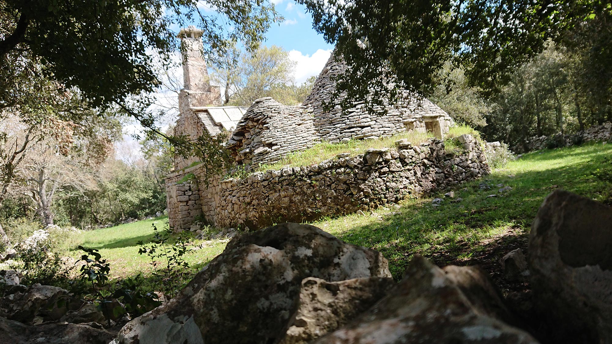 Trullo durante il percorso della Rotta dei due mari © Elio Roma - Archivio La rotta dei due mari