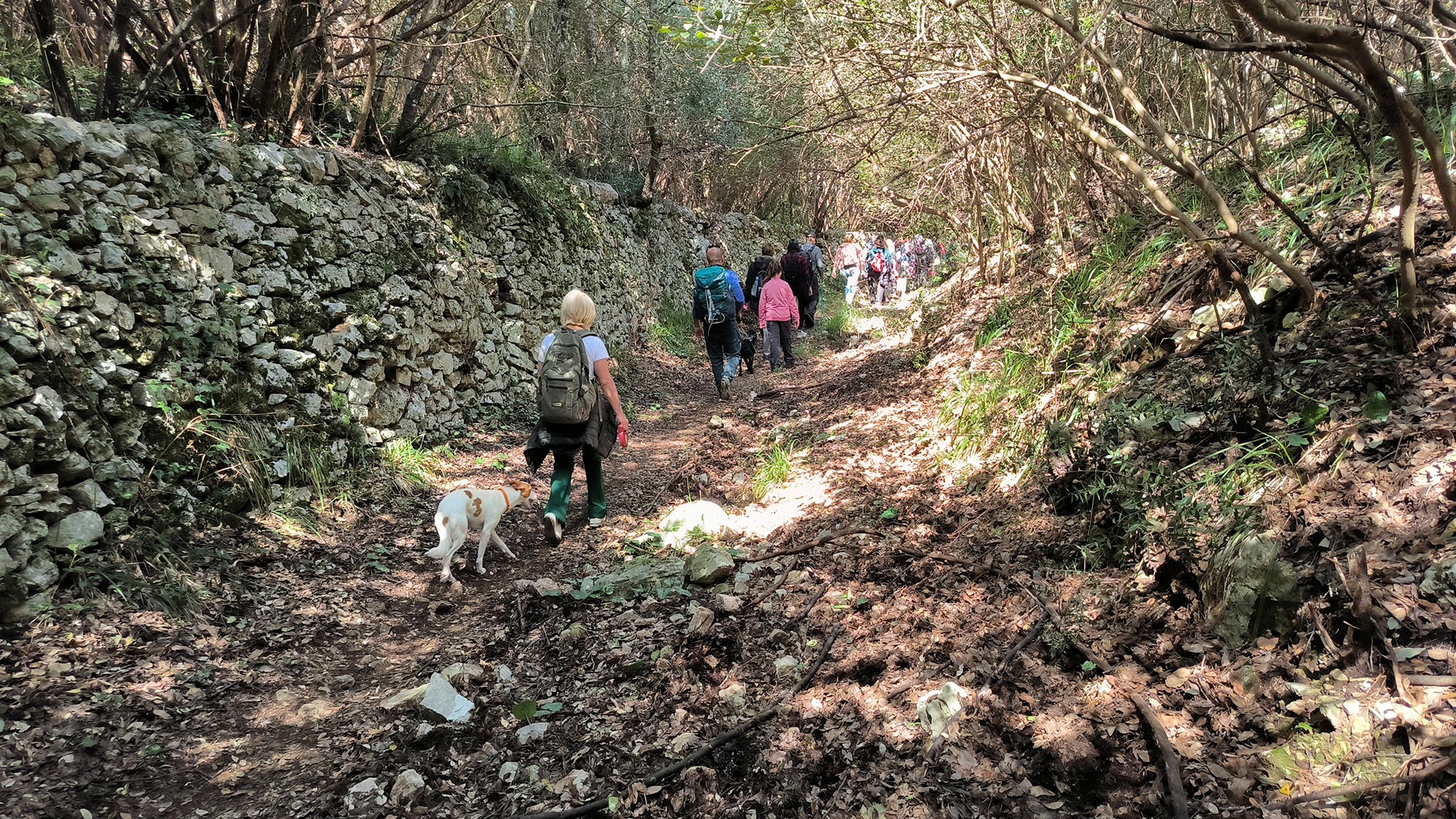 Passeggiata di trekking nel eprcorso della Rotta dei due mari © Elio Roma - Archivio La rotta dei due mari