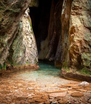 Grotta di San Francesco © Mirko Paganelli - Archivio Unione Montana Potenza Esino Musone