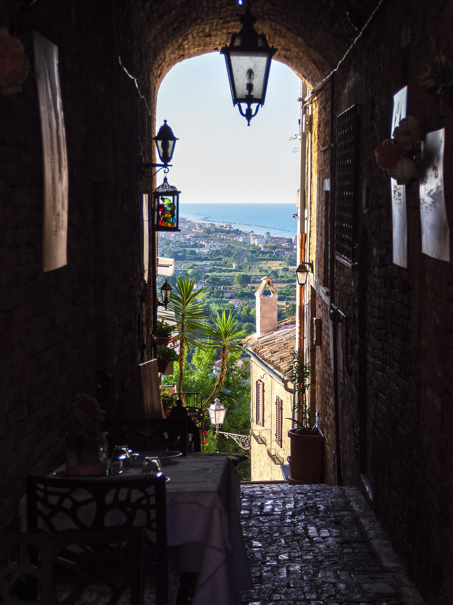 Torre di palme - Veduta da un vicolo © Agenzia Kryos - Comune di Torre di Palme