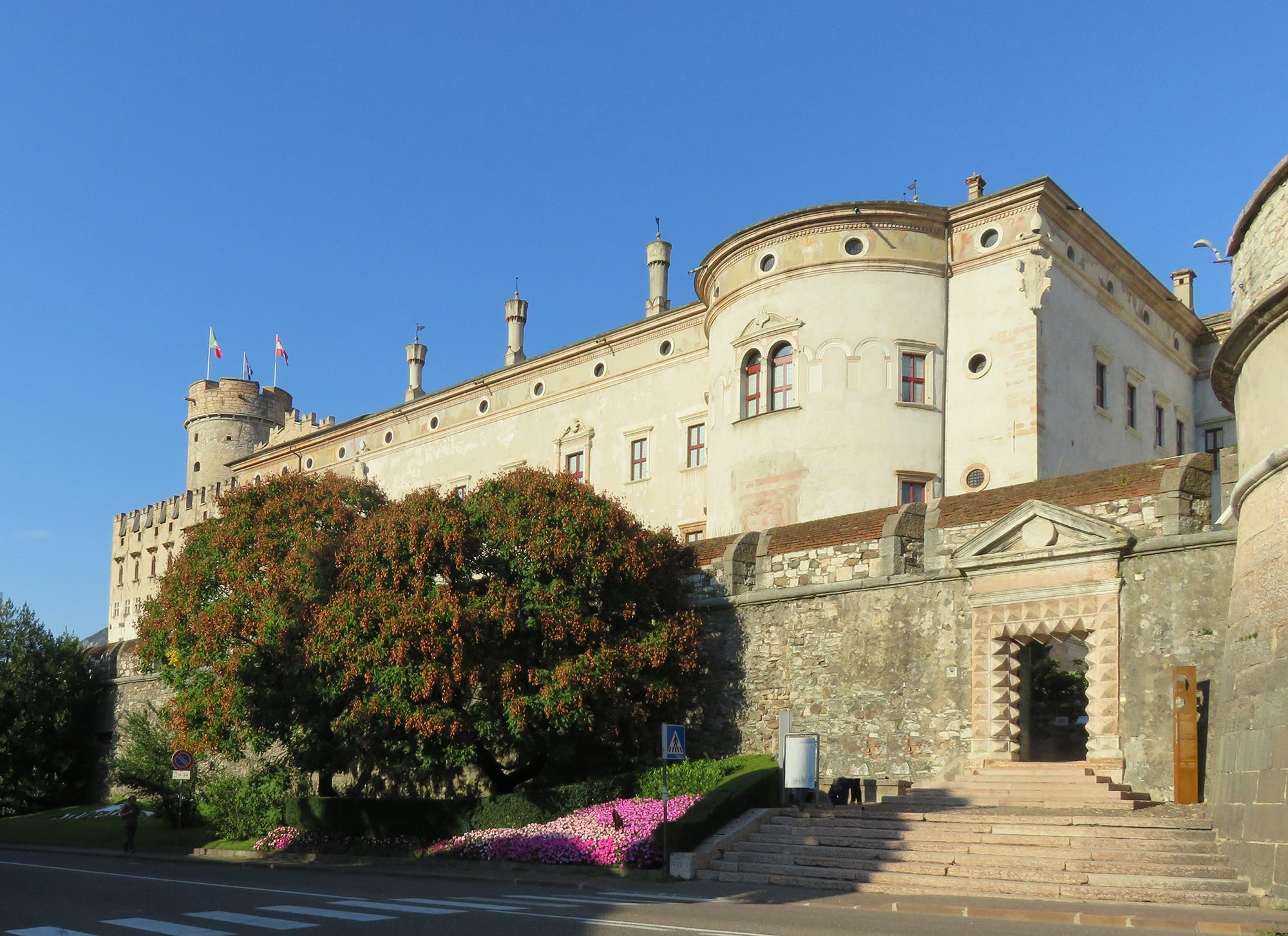 Trento Castello del Buonconsiglio © Lungoleno, CC BY-SA 4.0, via Wikimedia Commons