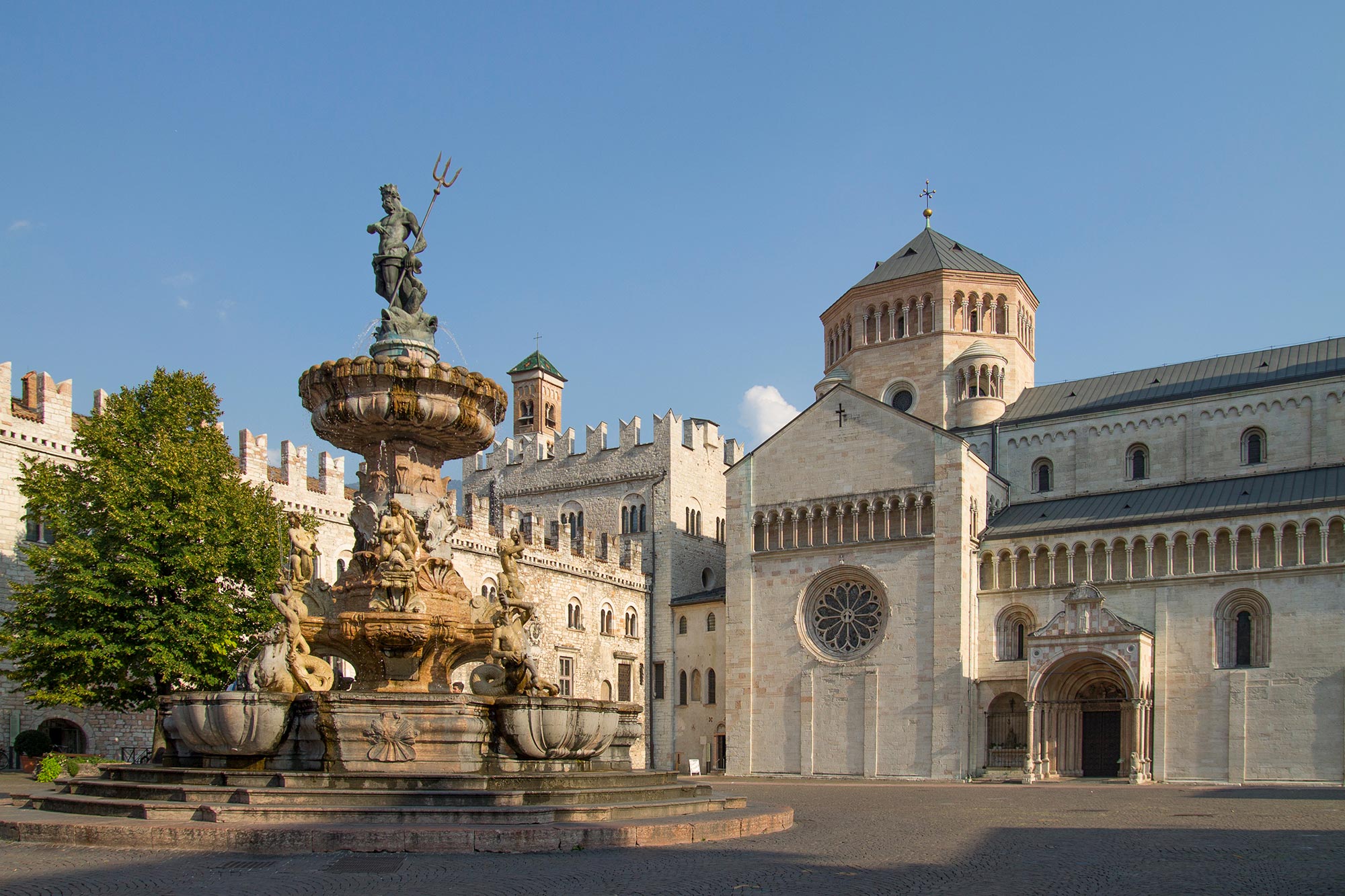 Trento Piazza Duomo a Trento © arcadia_studio /Shutterstock