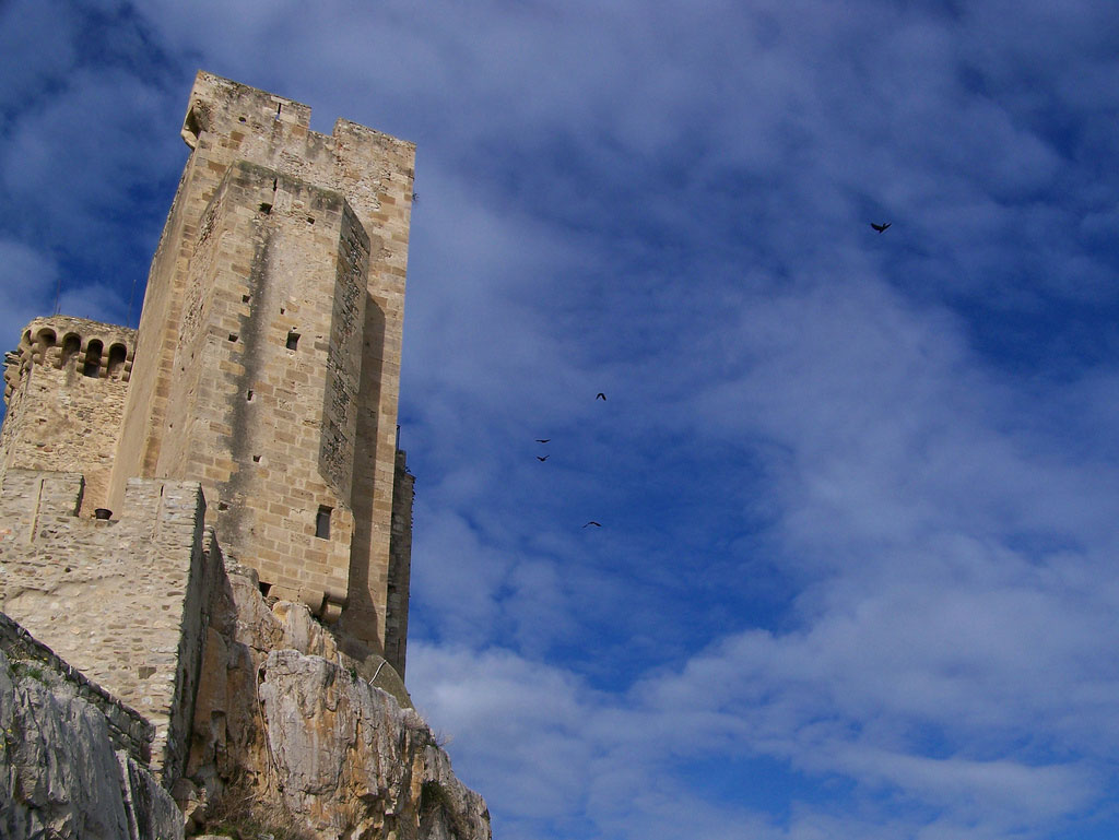 Roseto Capo Spùlico Particolare del Castrum Petrae Roseti di Roseto Capo Spùlico © Francesco Antonazzo, concorso fotografico TCI Cieli d’Italia
