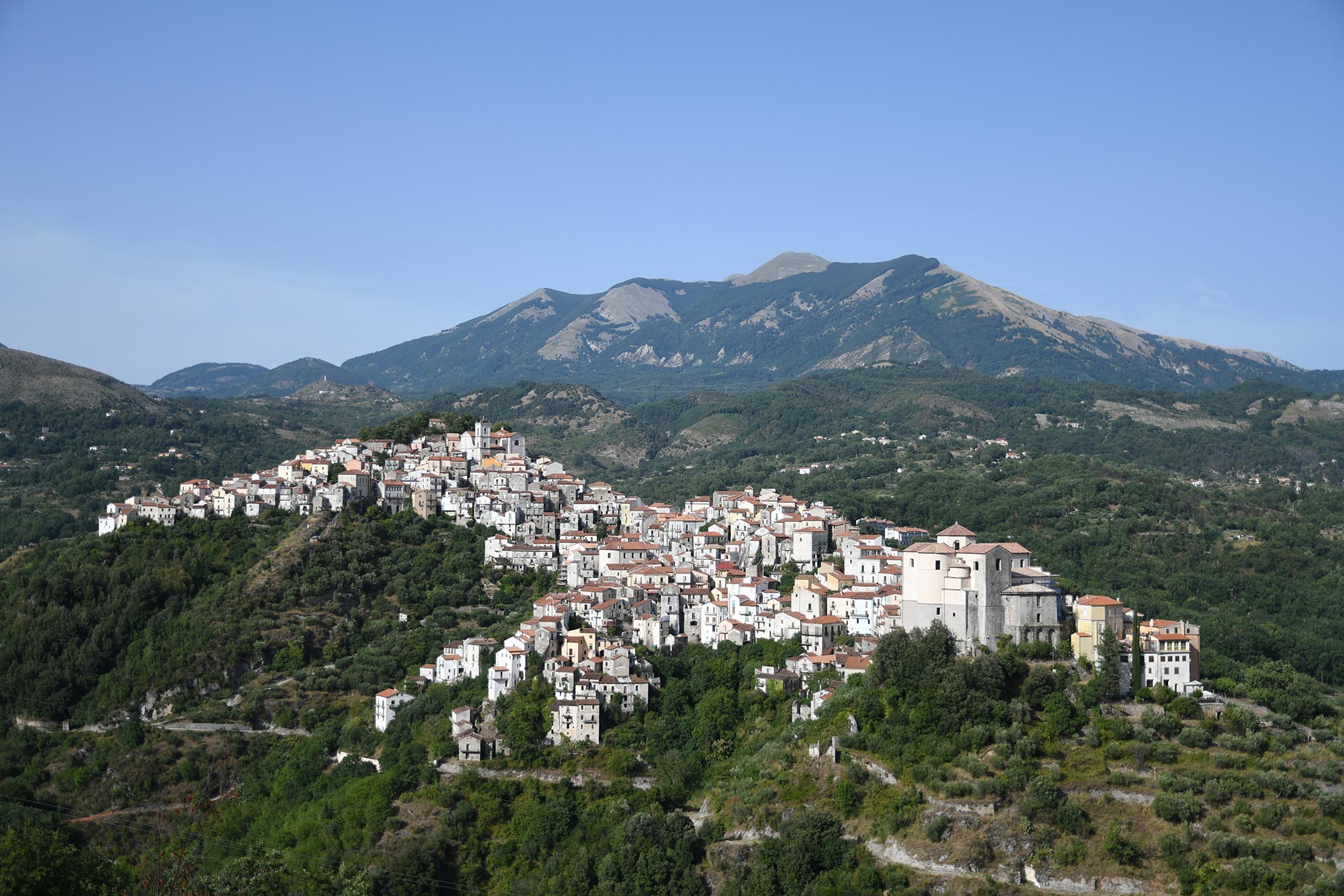 Castelsaraceno Vista del borgo di Castelsaraceno © Wirestock Creators/Shutterstock.com