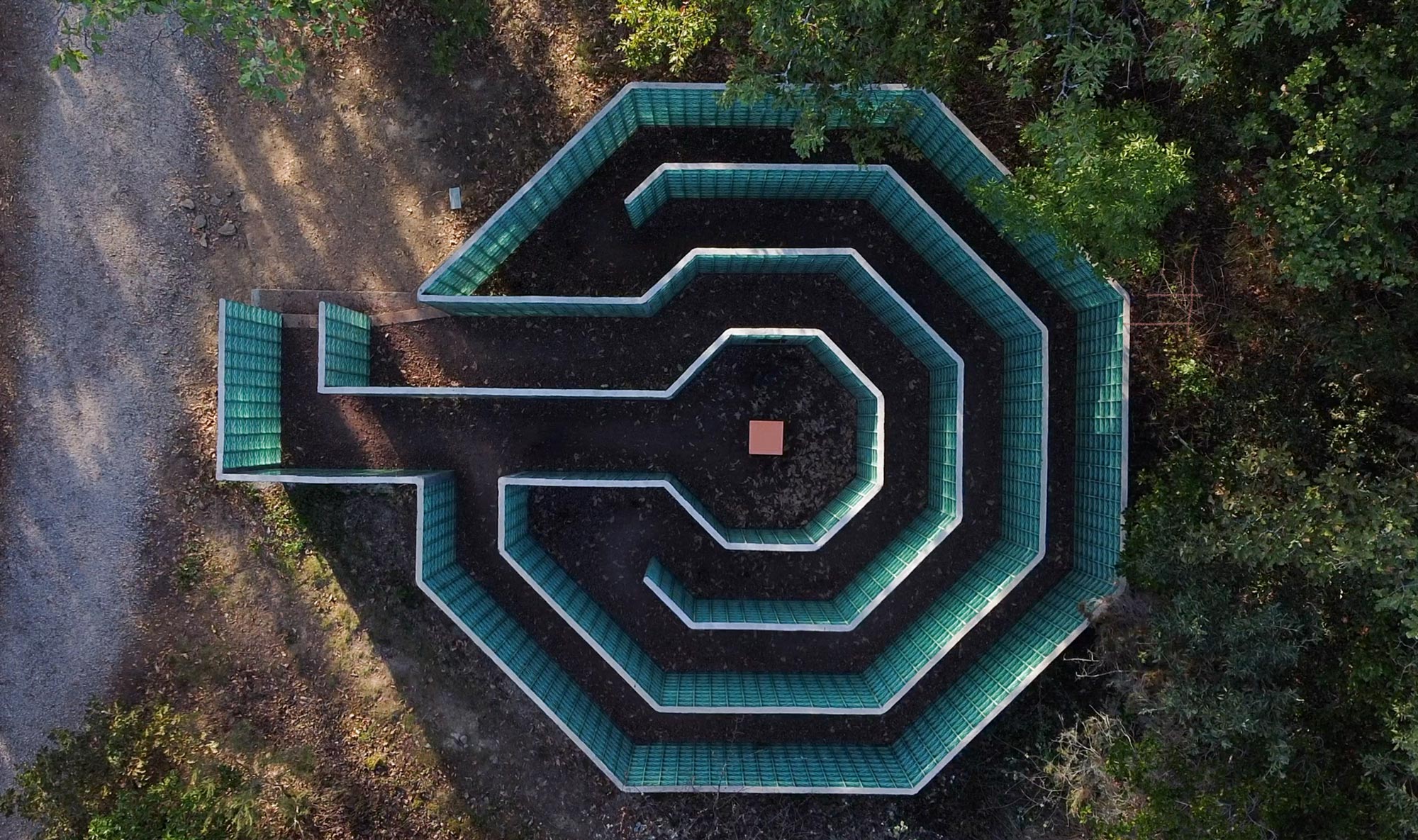 Parco Sculture del Chianti Labirinto - Jeff Saward (Uk) © Parco Sculture del Chianti - Ph Fabio Giamello