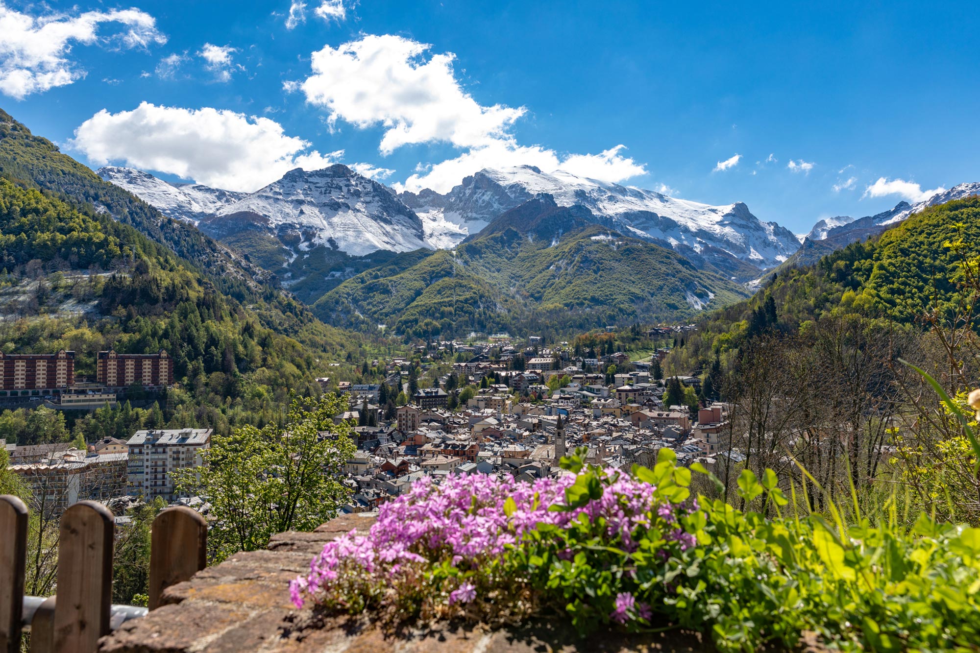 Alta Via del sale Veduta di Limone Piemonte © Sergio D'Angelo