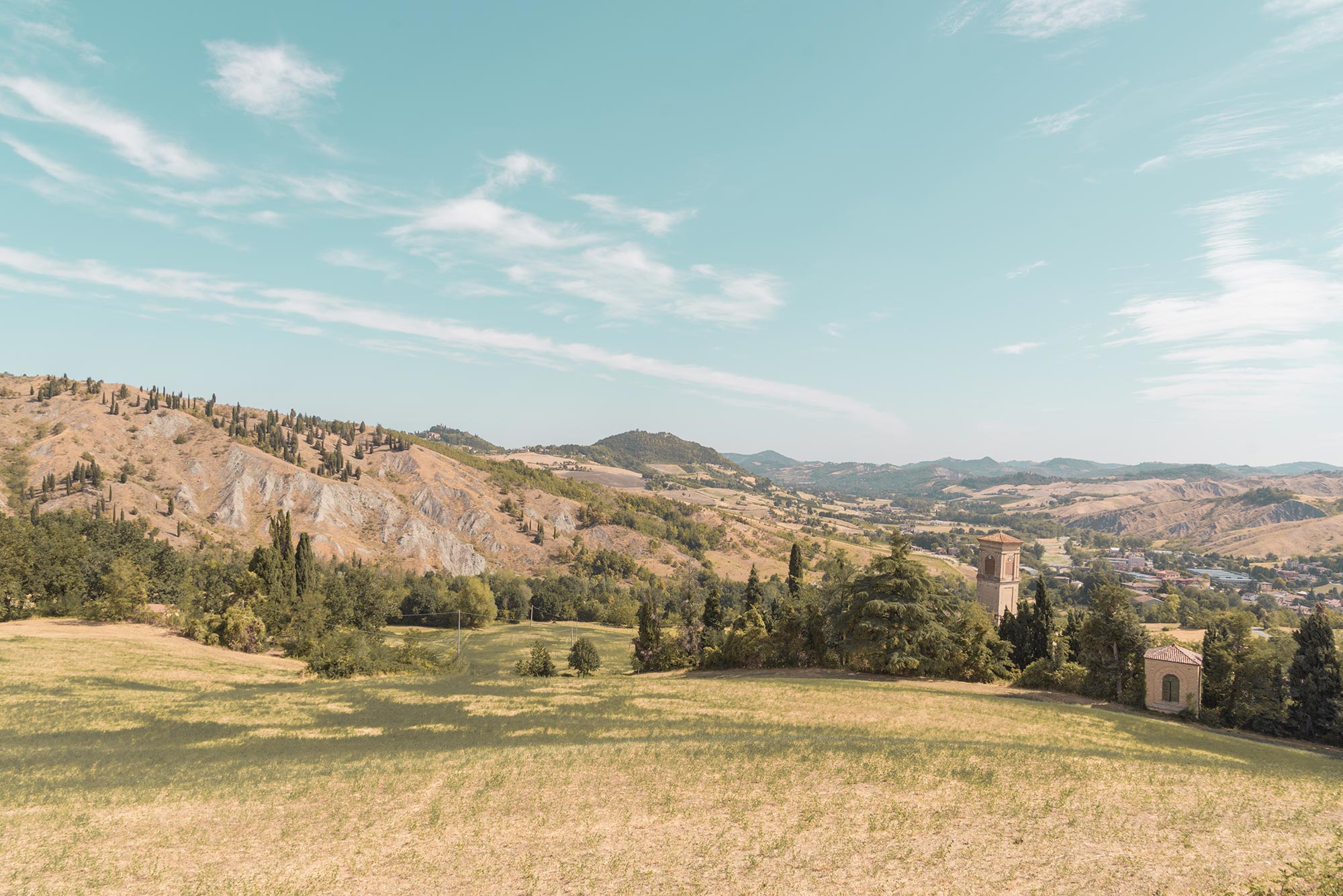 Piccola Cassia Non lontano dal percorso Piccola Cassia si trova la località Samoggia con l'antica pieve di s. Giorgio © Comune di Valsamoggia - foto Greta Pellegrino