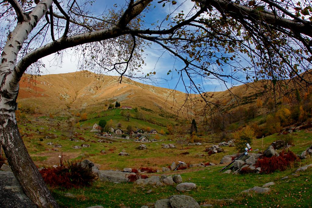 La Valle dell'Acqua in bici Scorci della Valsessera © Flaviana Delendati, concorso fotografico TCI Borghi d’Italia