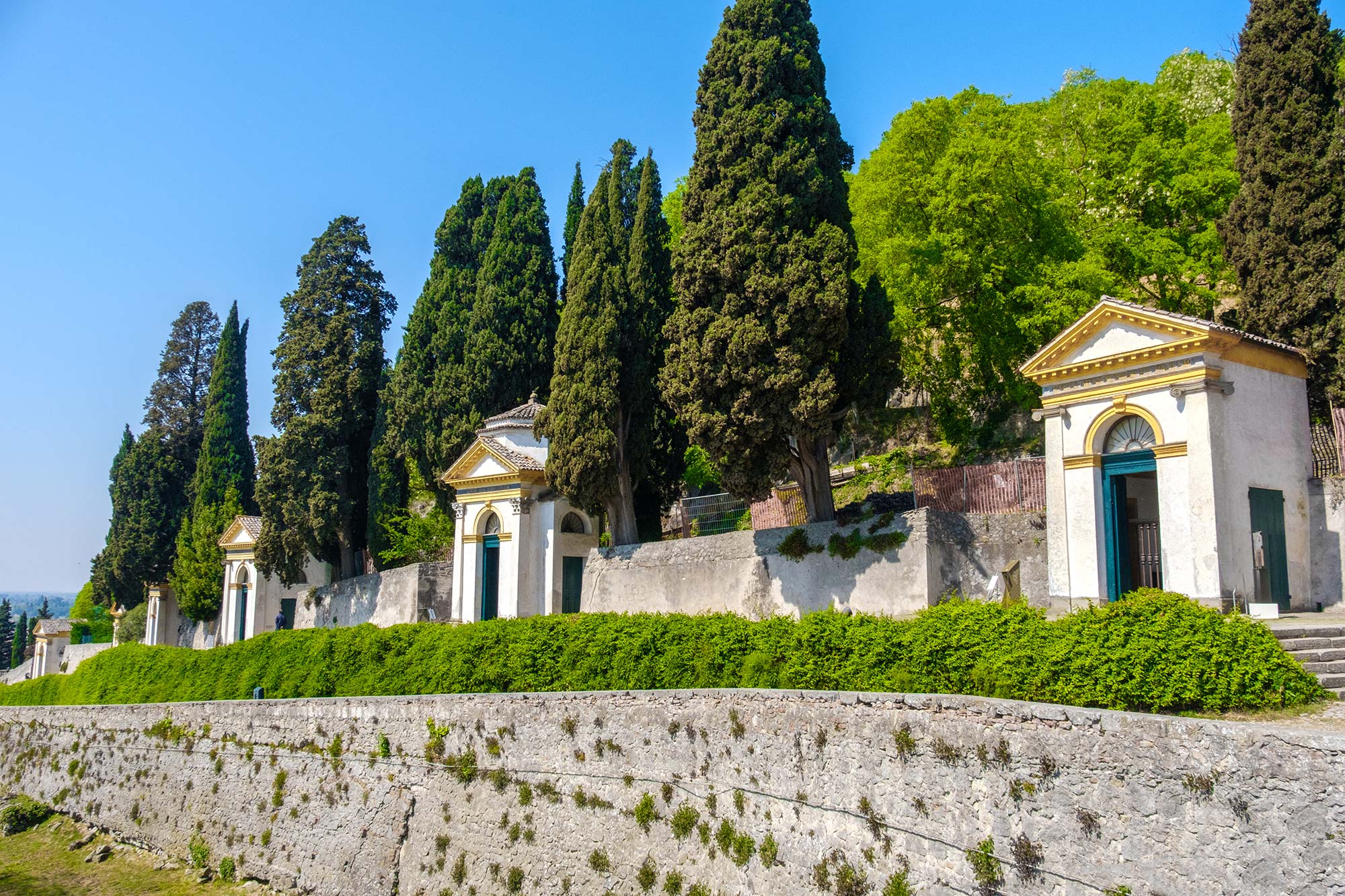 Monselice Le cappelle del Santuario delle Sette Chiese © Luca Lorenzelli / Shutterstock