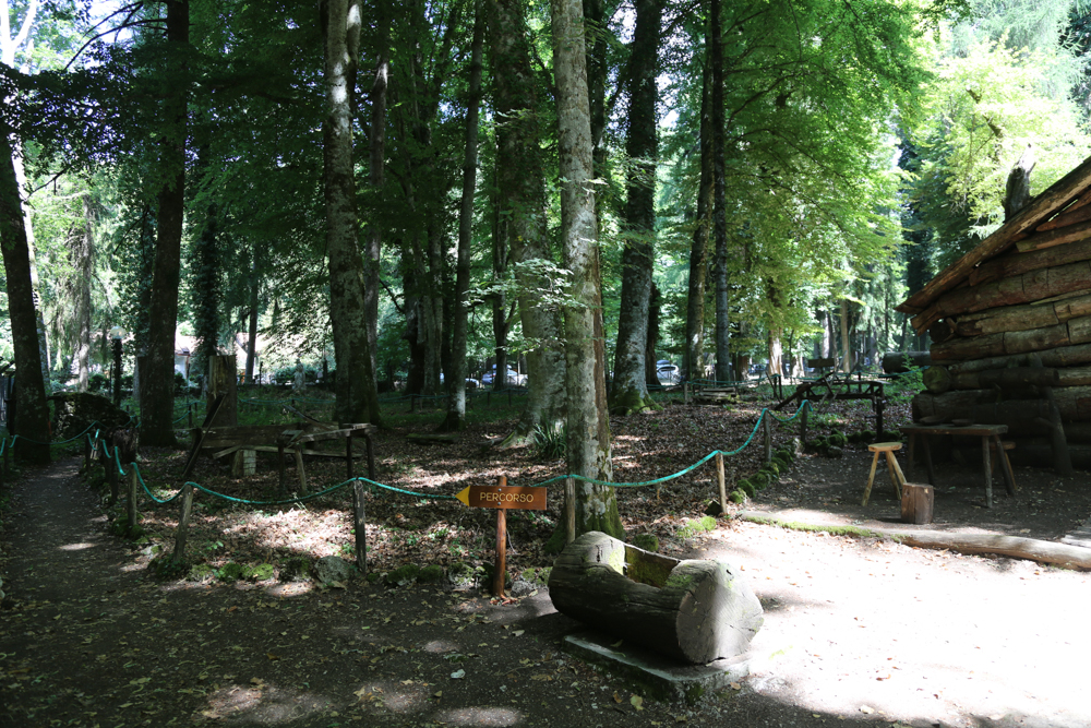 Villaggio carbonai e taglialegna - Foresta Umbra, Parco del Gargano © A.Rossi, Camaleo S.r.l. (Rm) si ringrazia il Comando Generale dell'Arma dei Carabinieri