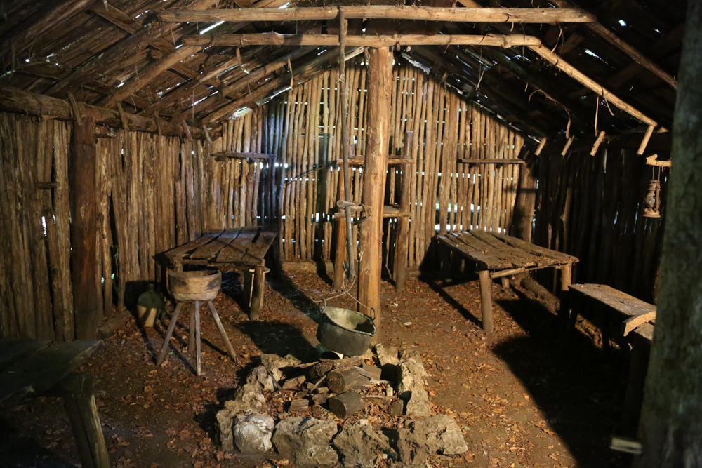 Villaggio carbonai e taglialegna - Foresta Umbra, Parco del Gargano © A.Rossi, Camaleo S.r.l. (Rm) si ringrazia il Comando Generale dell'Arma dei Carabinieri
