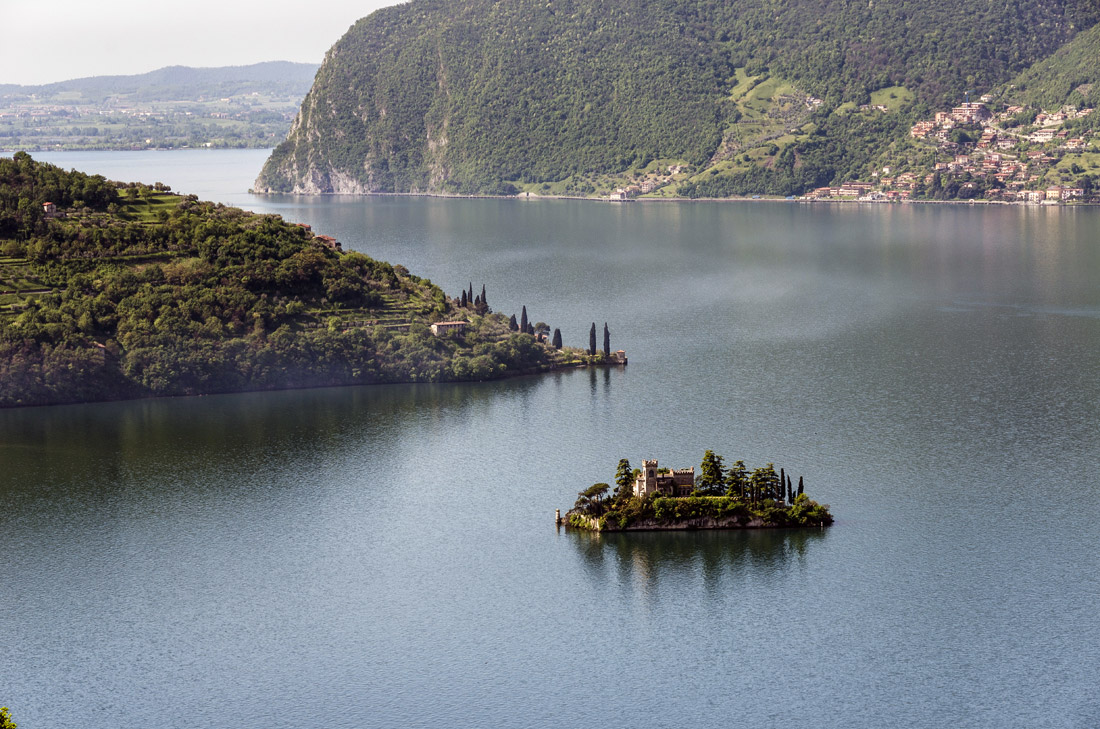 Monte Isola Vista sull'isola di Loreto ©Mario Verin