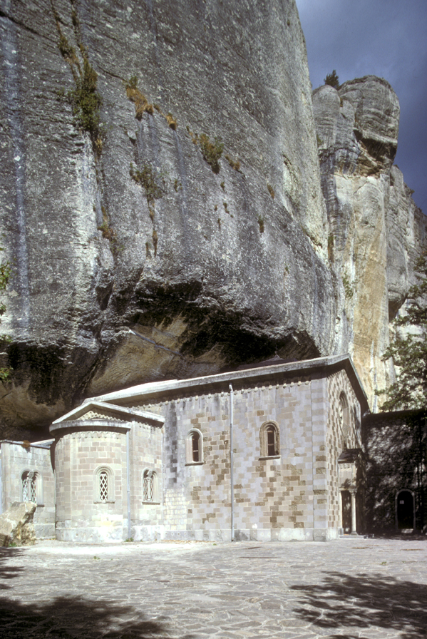 Pietra di Bismantova La chiesa dell'Eremo, dedicata a Santa Maria Nascente © Mario Vianelli
