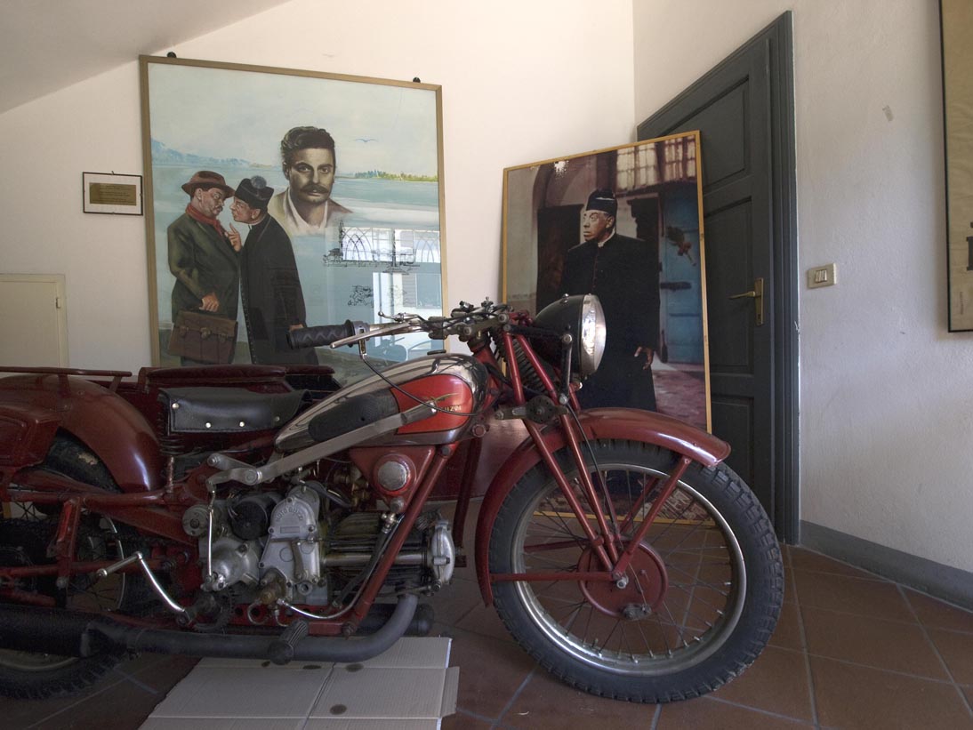 Brescello Museo di Peppone e don Camillo, ingresso e sidecar di Peppone © Mario Vianelli