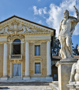 Maser Facciata della villa Barbaro a Maser ©Mario Verin