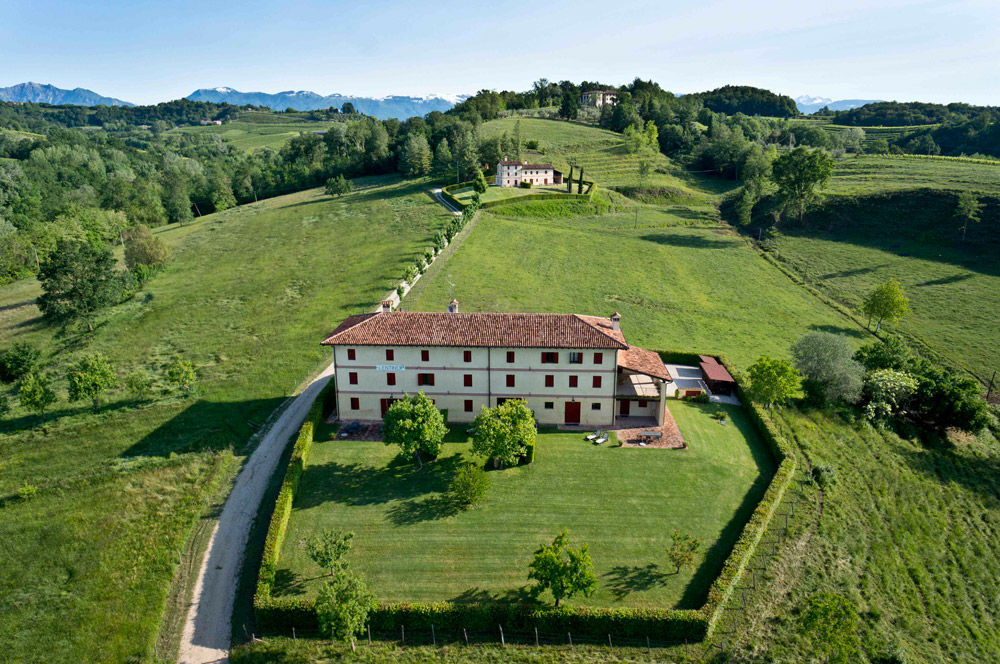 Tenuta Collalto Veduta aerea agriturismi © Arcangelo Piai