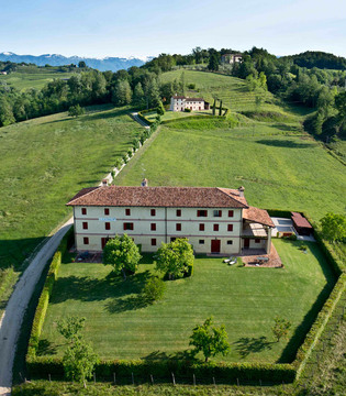 Tenuta Collalto Veduta aerea agriturismi © Arcangelo Piai